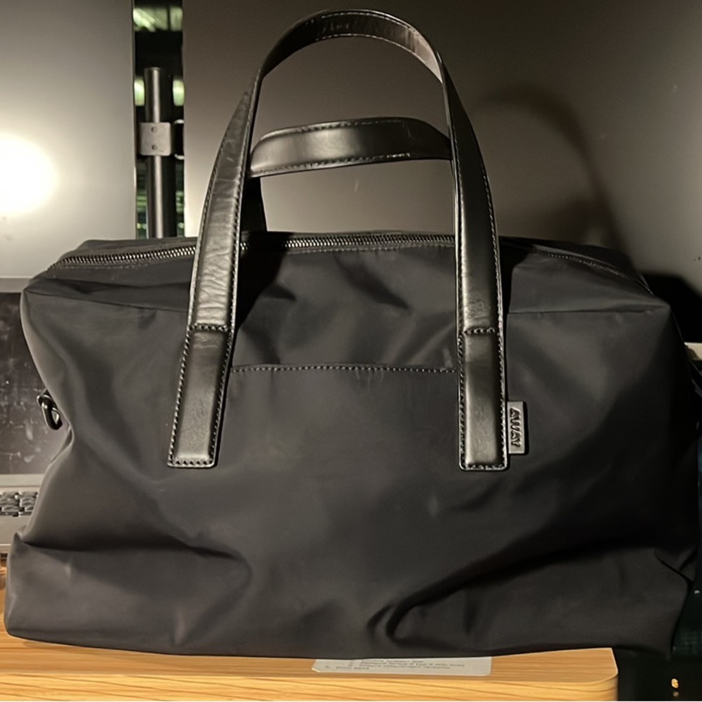 Away Everywhere Bag - great condition